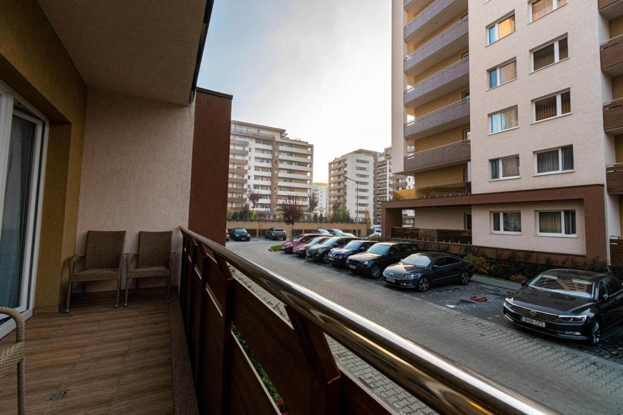 Yan Apartment - Near Mall & Free Private Parking Брашов Экстерьер фото
