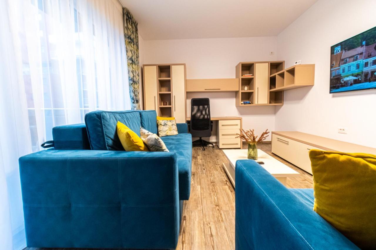 Yan Apartment - Near Mall & Free Private Parking Брашов Экстерьер фото